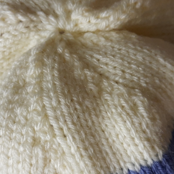 Aunt Martha Amish knitted hats, made with love - Picture 5 of 7